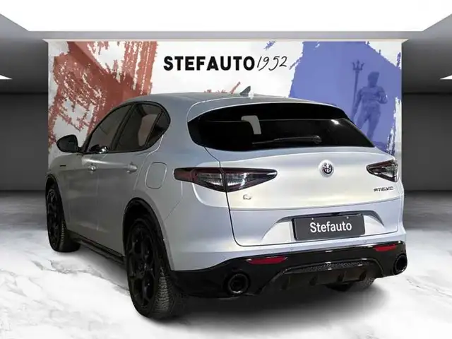 Alfa Romeo Stelvio view 5