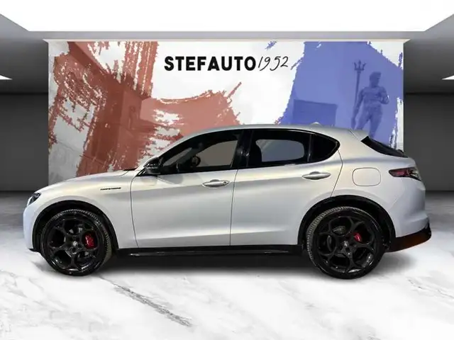 Alfa Romeo Stelvio view 4