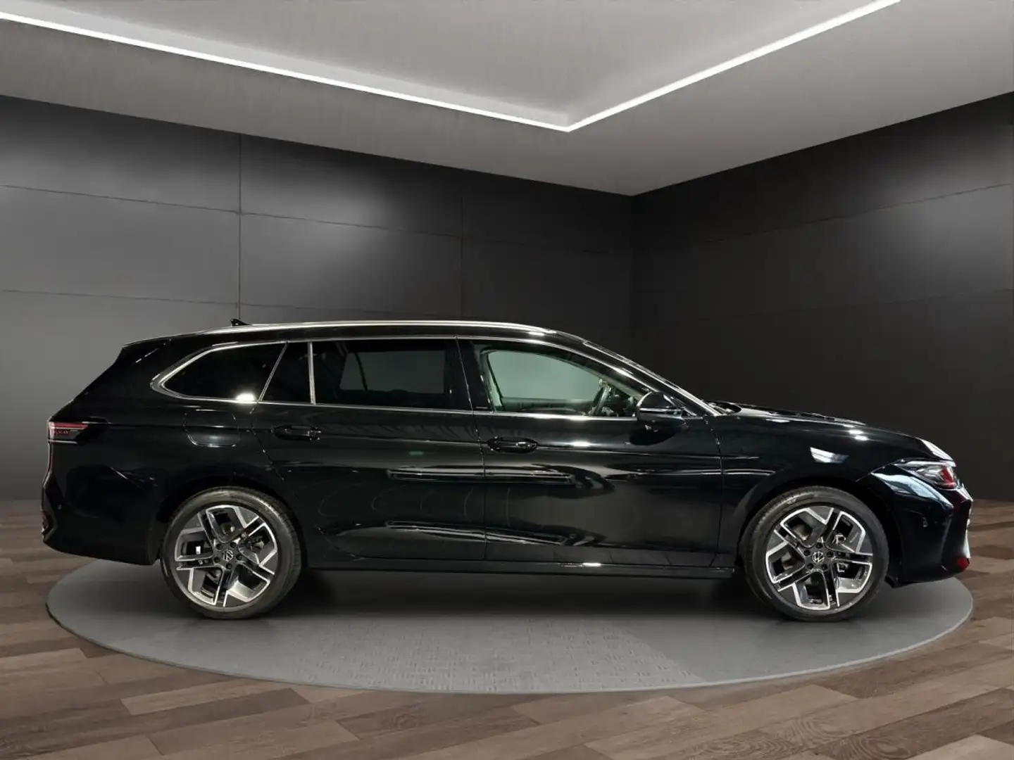 Volkswagen Passat Variant Elegance 2.0 TDI*AHK*IQ.D*DSG*HuD Schwarz - 2