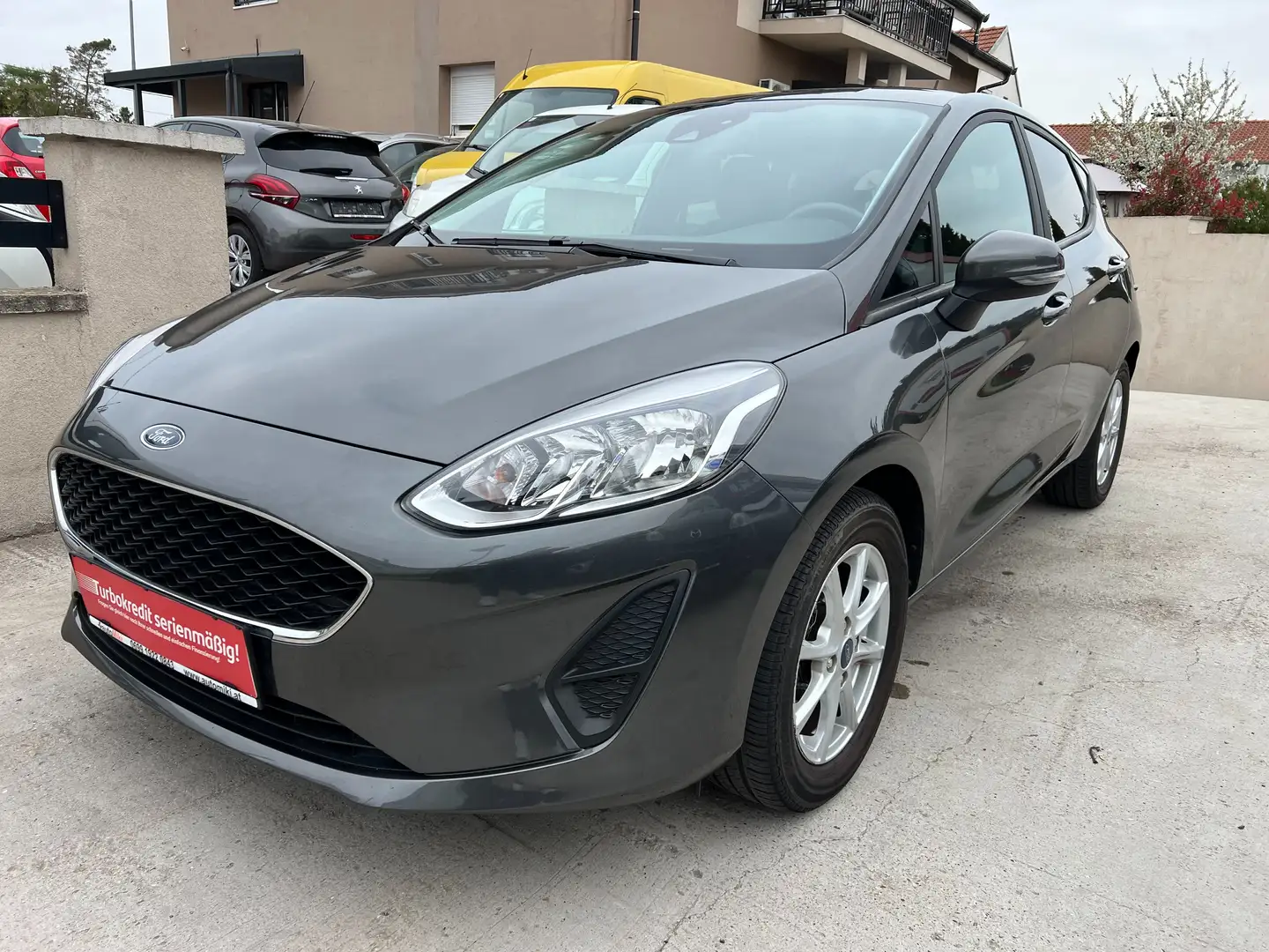 Ford Fiesta Trend 1,1 Grau - 1