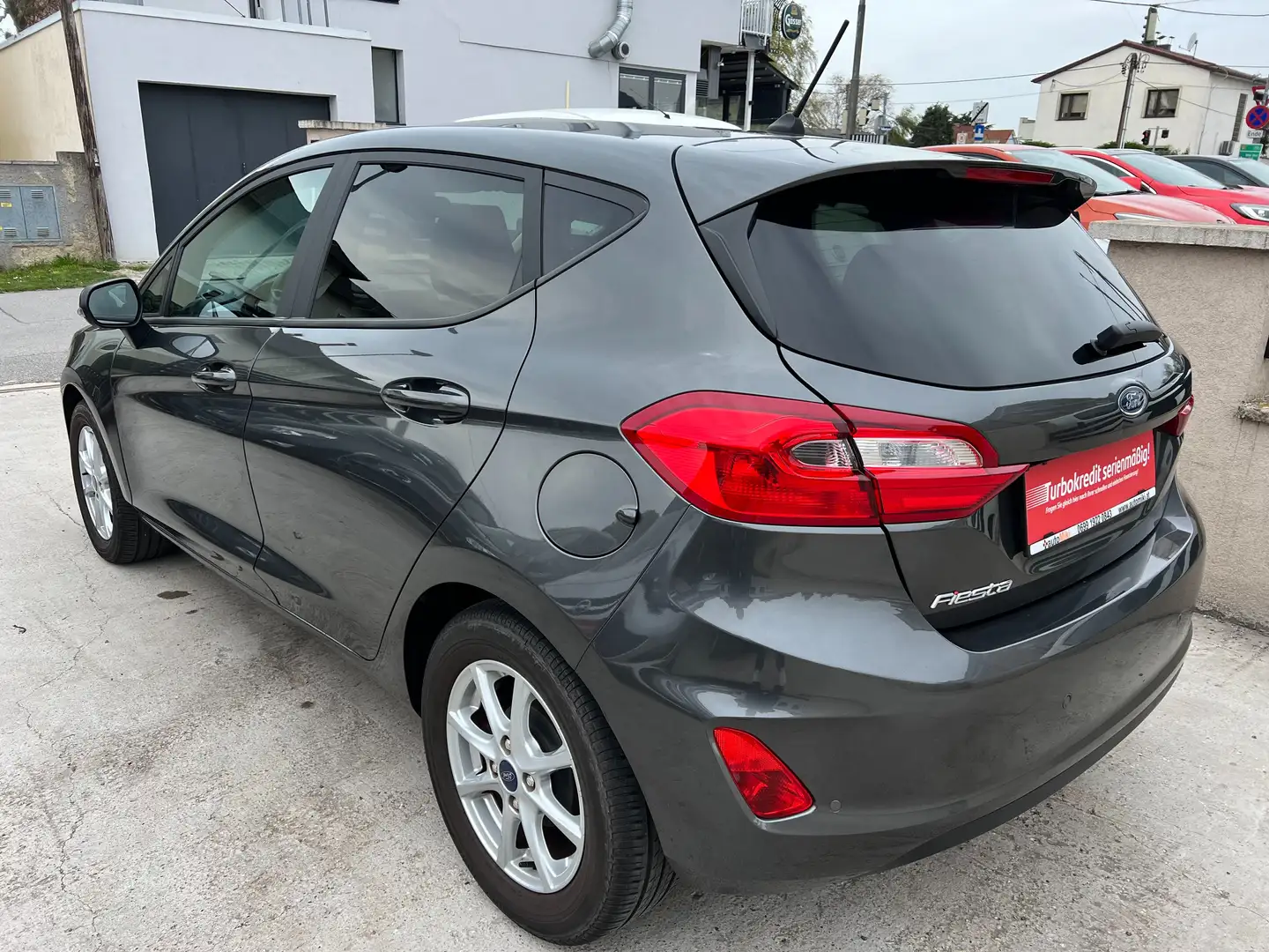Ford Fiesta Trend 1,1 Grau - 2