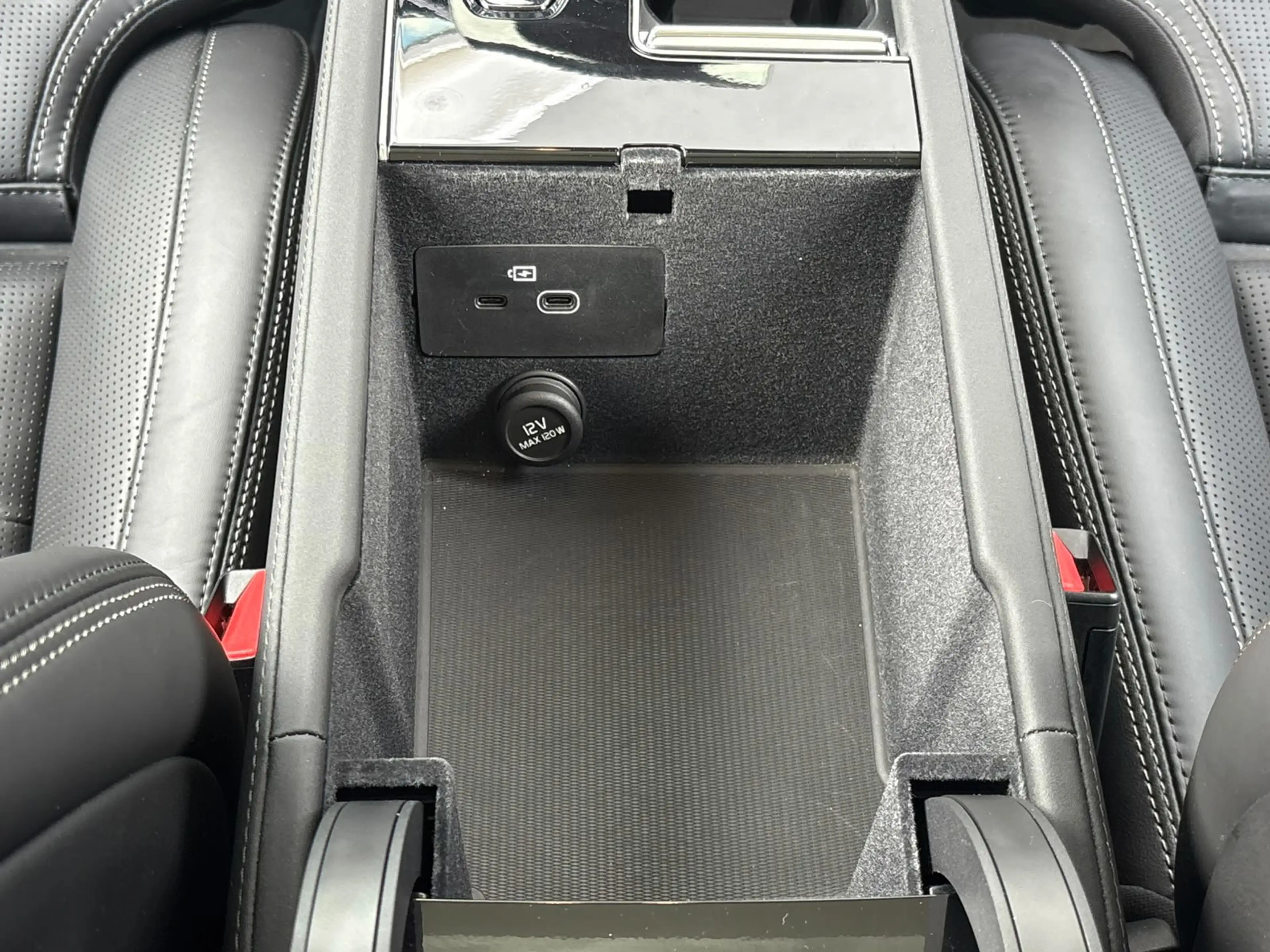 Volvo XC90 2.0 T8 Plug-in hybrid AWD Ultra Bright 455pk Lucht — photo 32