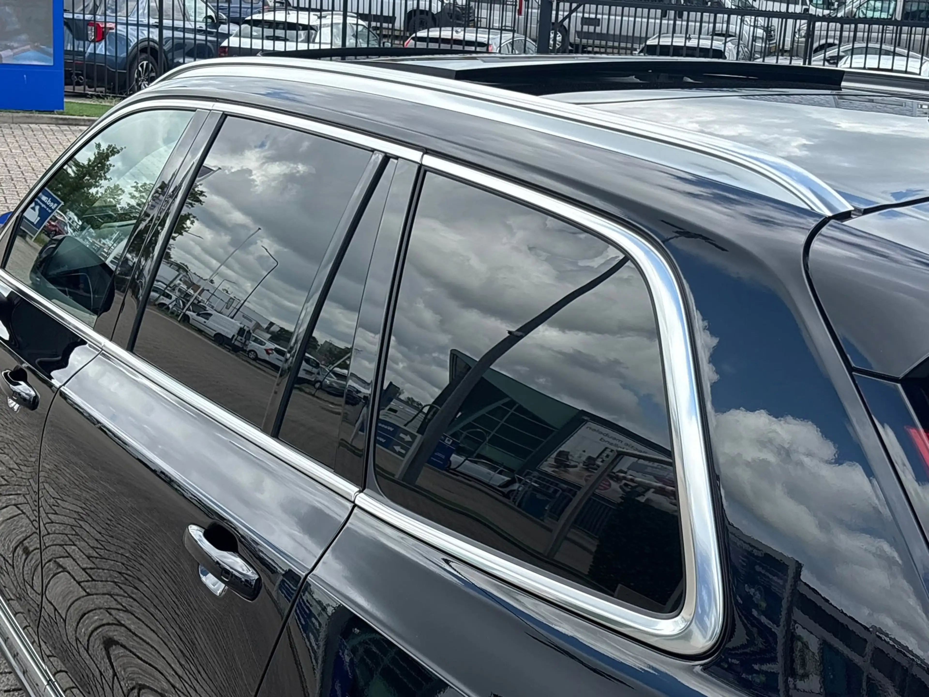 Volvo XC90 2.0 T8 Plug-in hybrid AWD Ultra Bright 455pk Lucht — photo 17