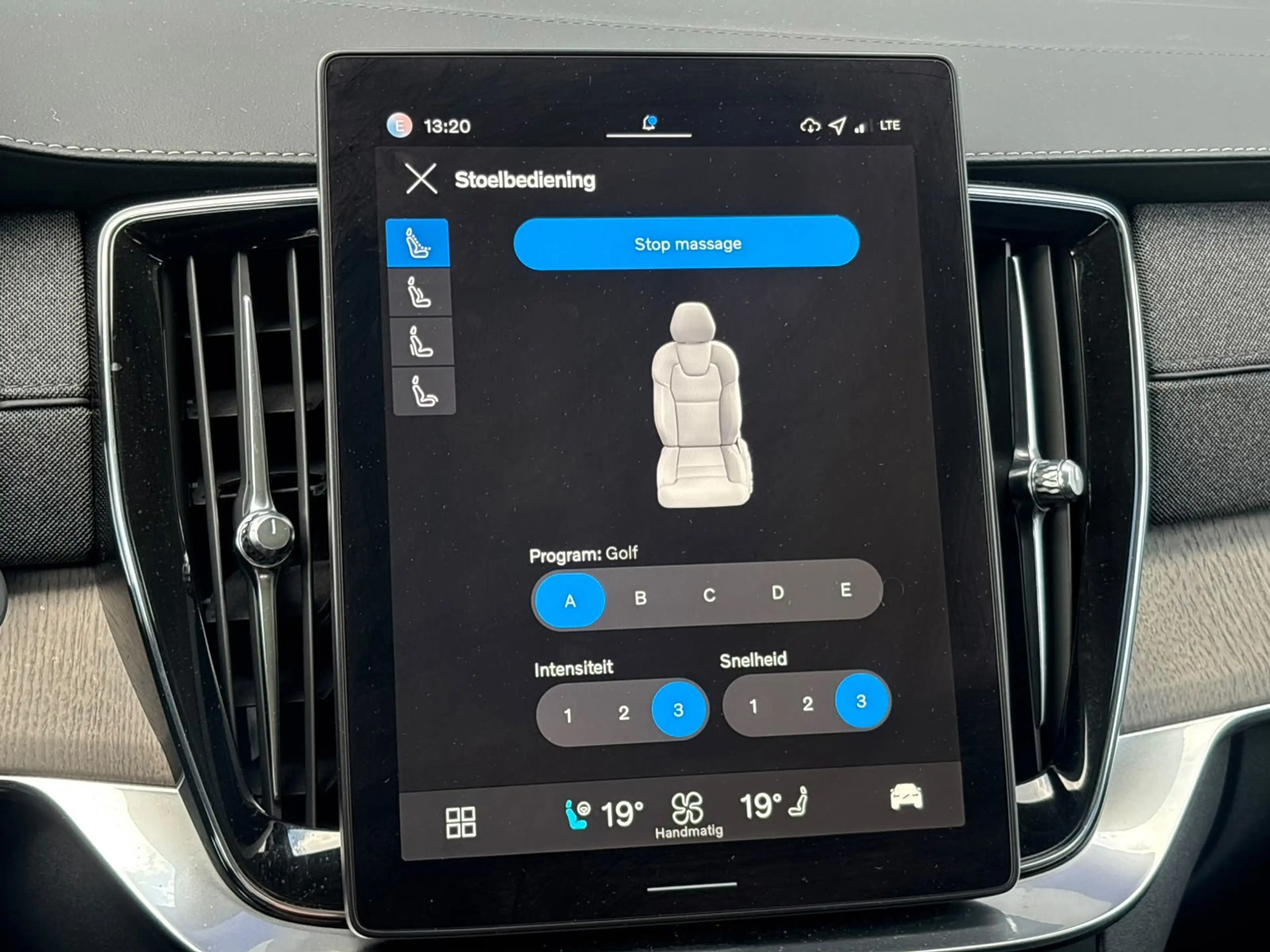 Volvo XC90 2.0 T8 Plug-in hybrid AWD Ultra Bright 455pk Lucht — photo 6