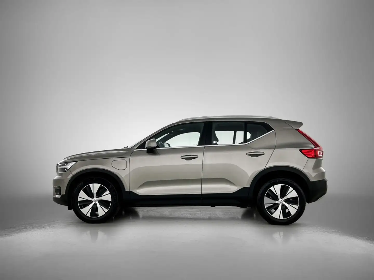 Volvo XC40 1.5 T5 Inscription Expression | Navigatie | Parkee Gris - 2