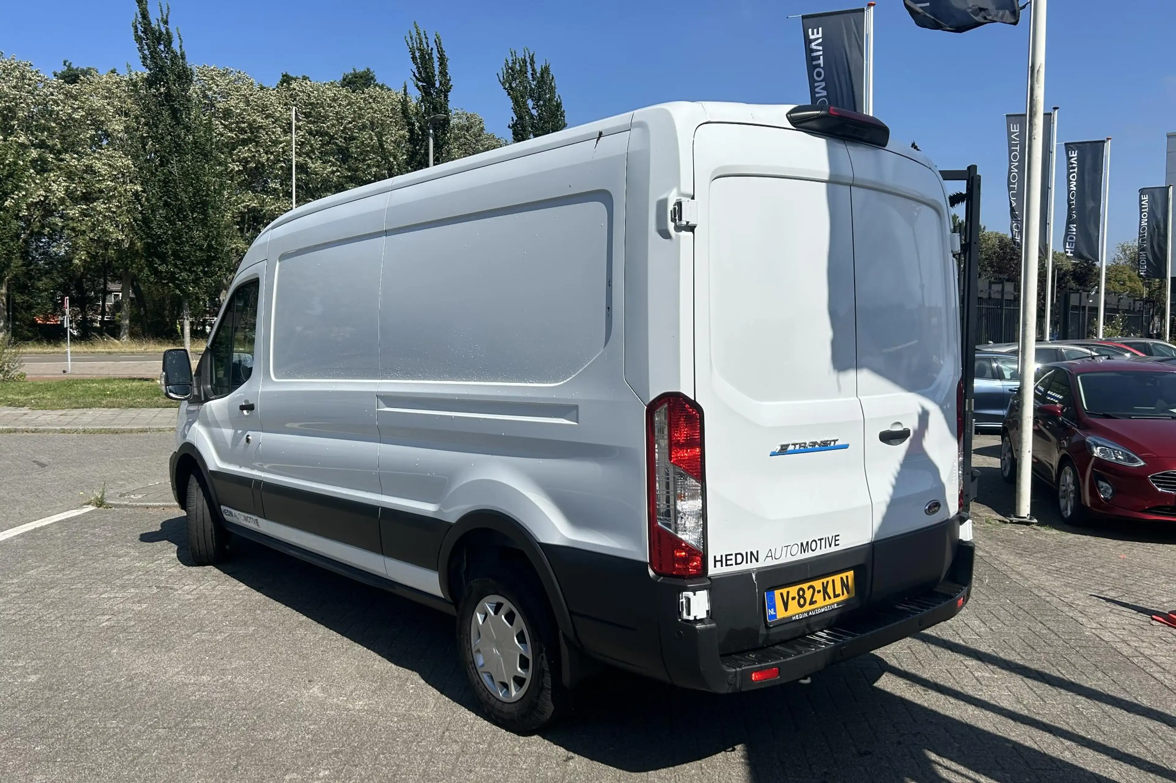 Ford E-Transit 350 L3H2 Trend 68 kWh | Operationele lease v.a. € — photo 3