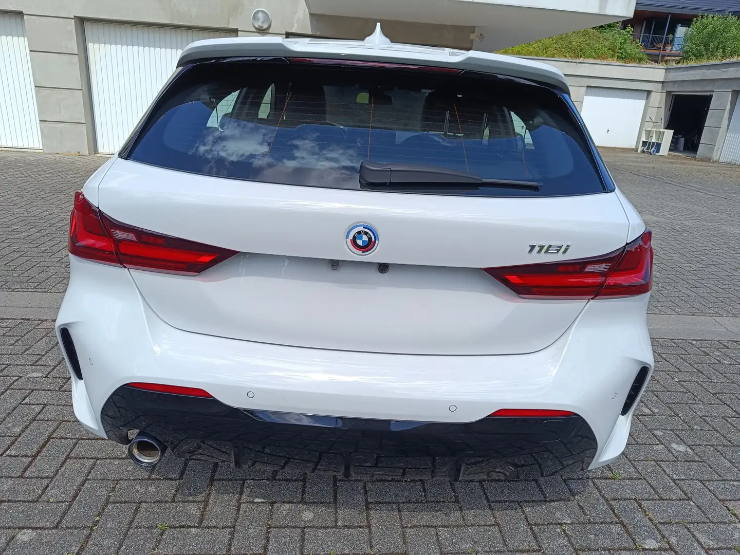 BMW 118 118iA 136 ch M sport DKG7 Blanc - 2