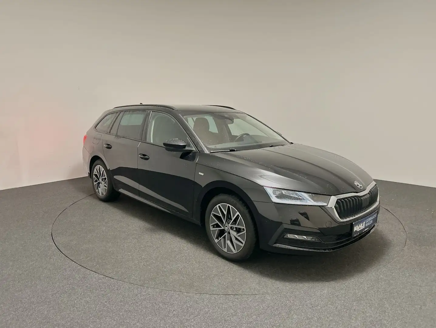Skoda Octavia Combi 1.5 TSI OPF DSG Tour Schwarz - 2