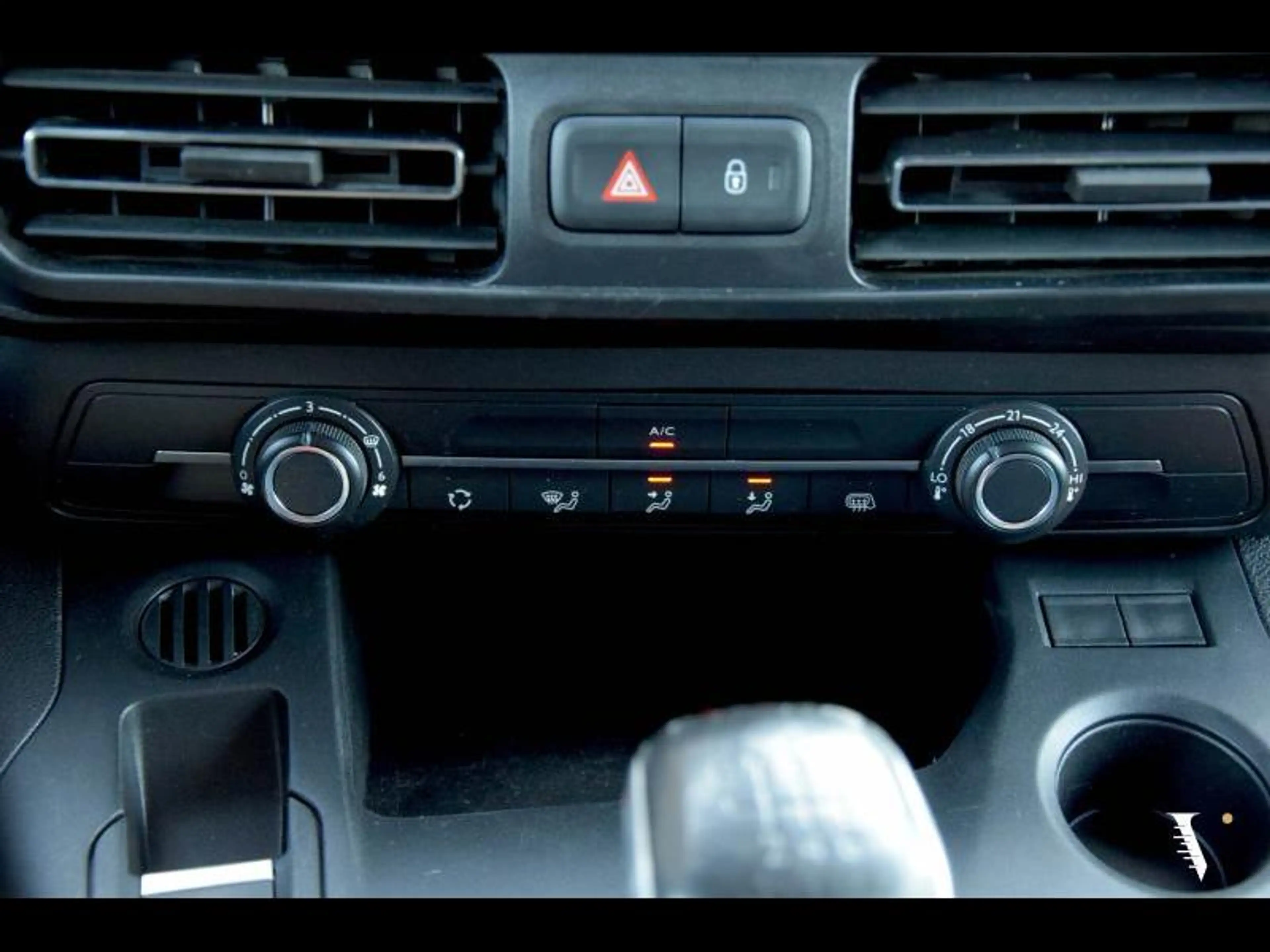 Peugeot Partner NAVI | CARPLAY | CAMERA — photo 14