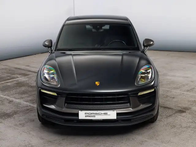 Porsche Macan view 5