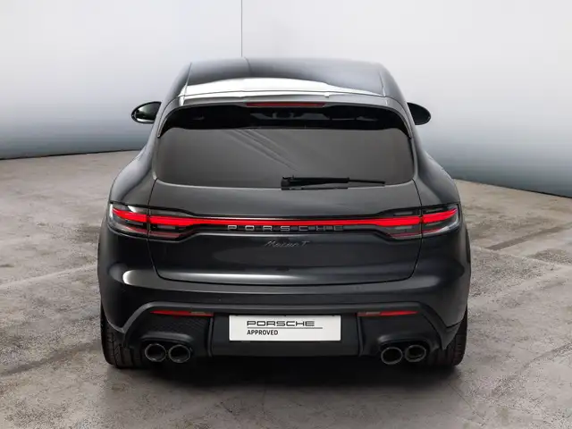 Porsche Macan view 12