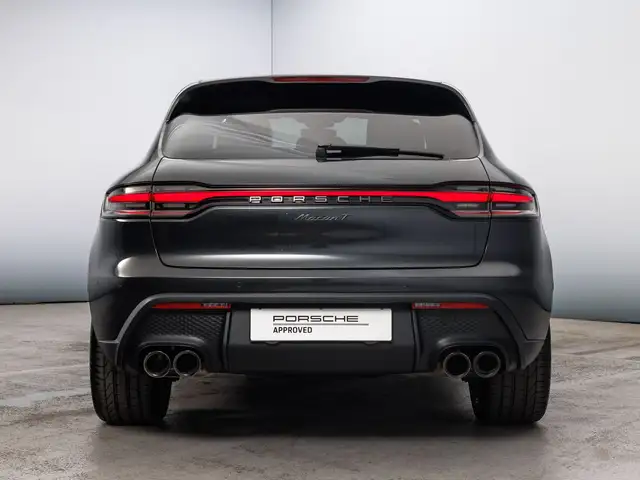 Porsche Macan view 11