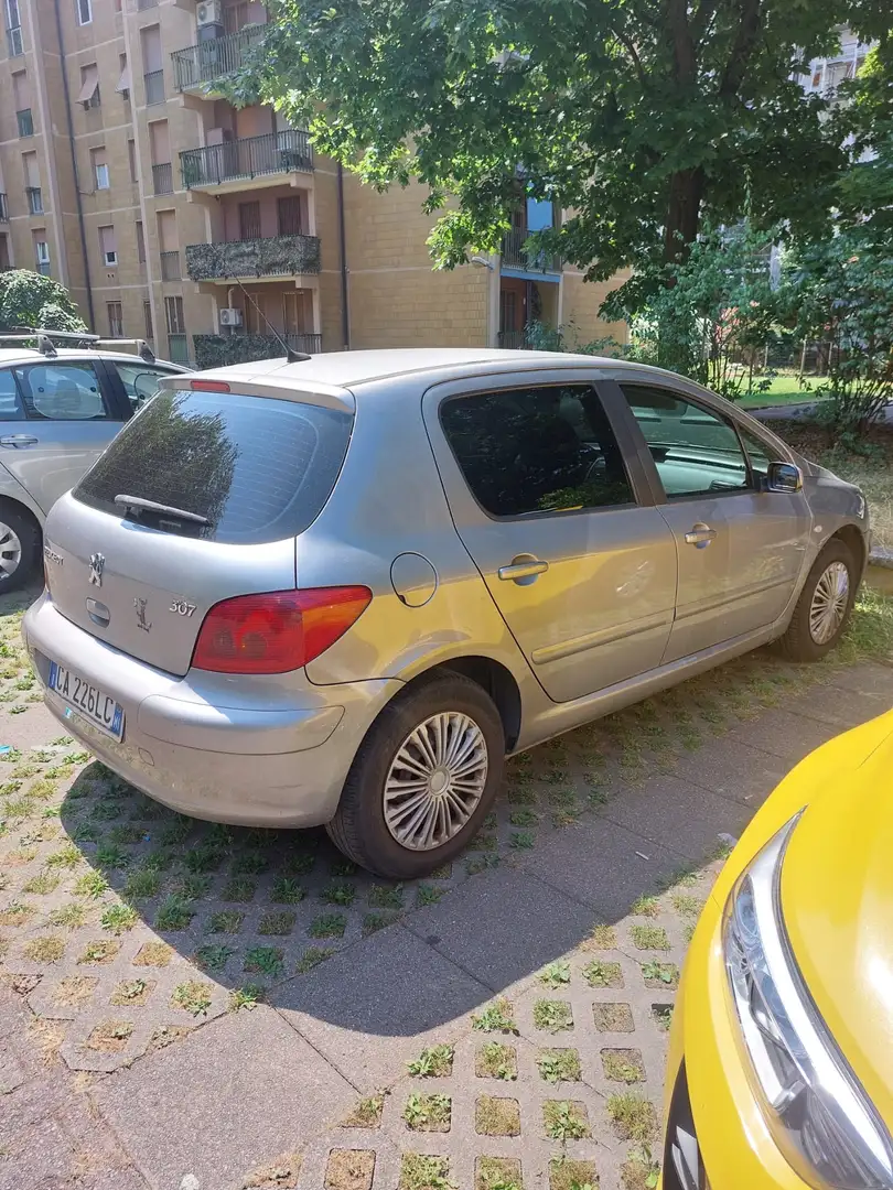 Peugeot 307 - 1