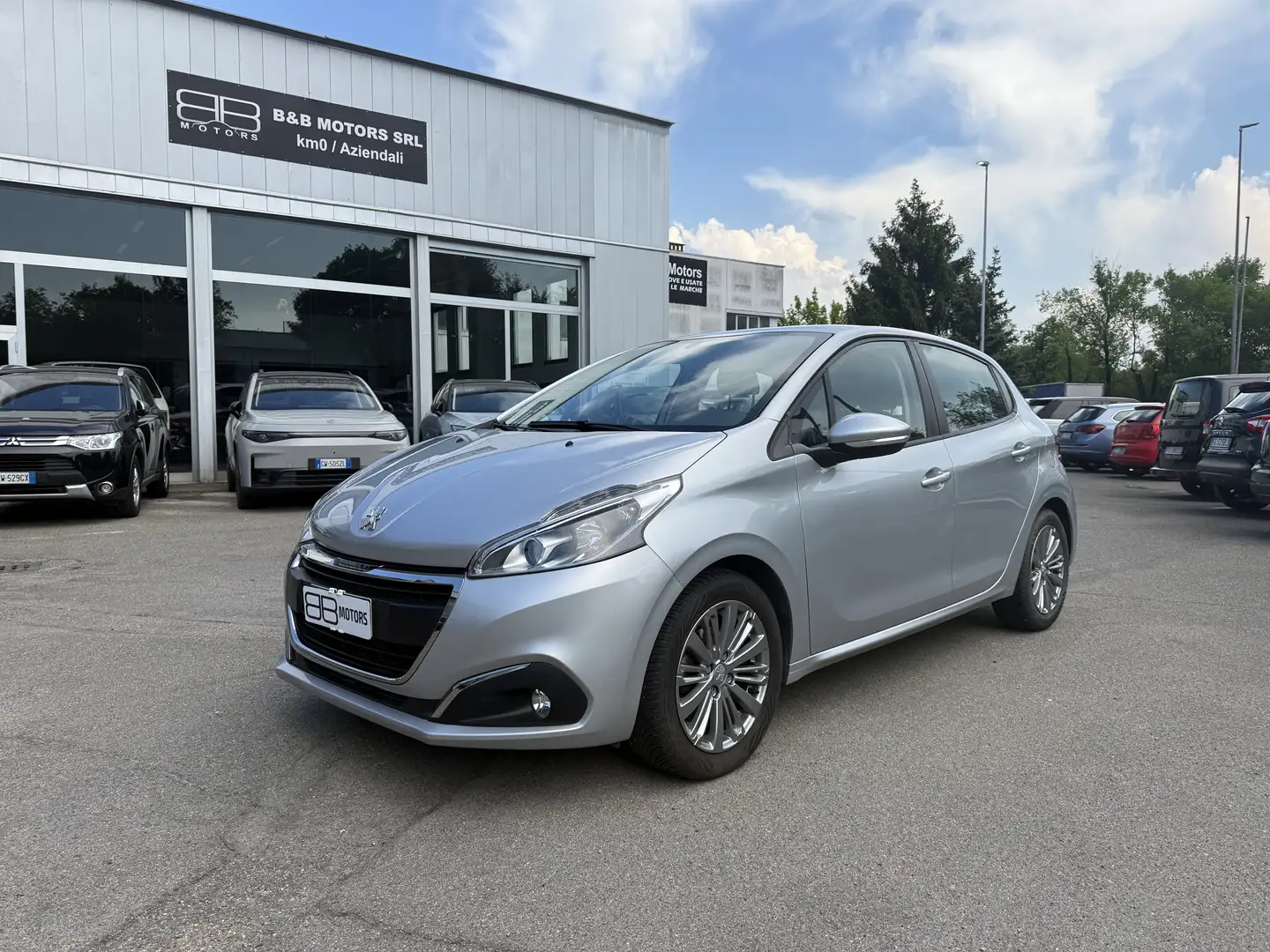 Peugeot 208 208 5p 1.2 puretech 82cv Silber - 1