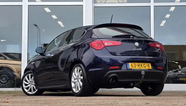 Alfa Romeo Giulietta view 6