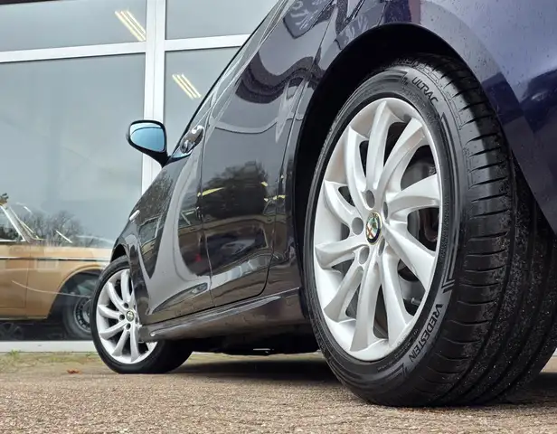 Alfa Romeo Giulietta view 8