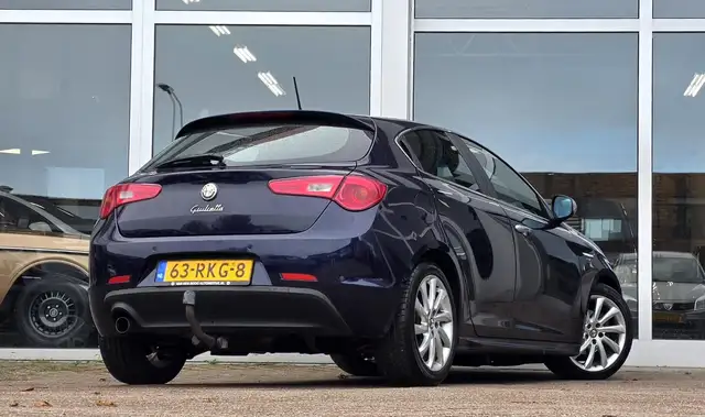 Alfa Romeo Giulietta view 7