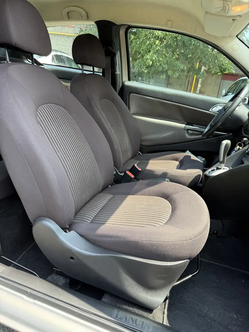 Lancia Ypsilon 1.4 16v Platino 100 dfn - 2