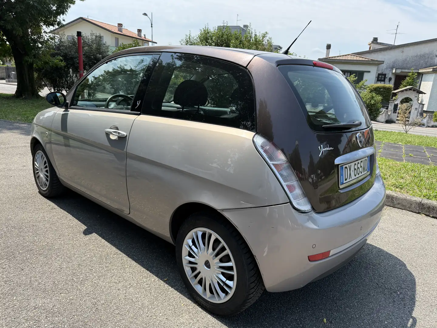 Lancia Ypsilon 1.4 16v Platino 100 dfn - 1
