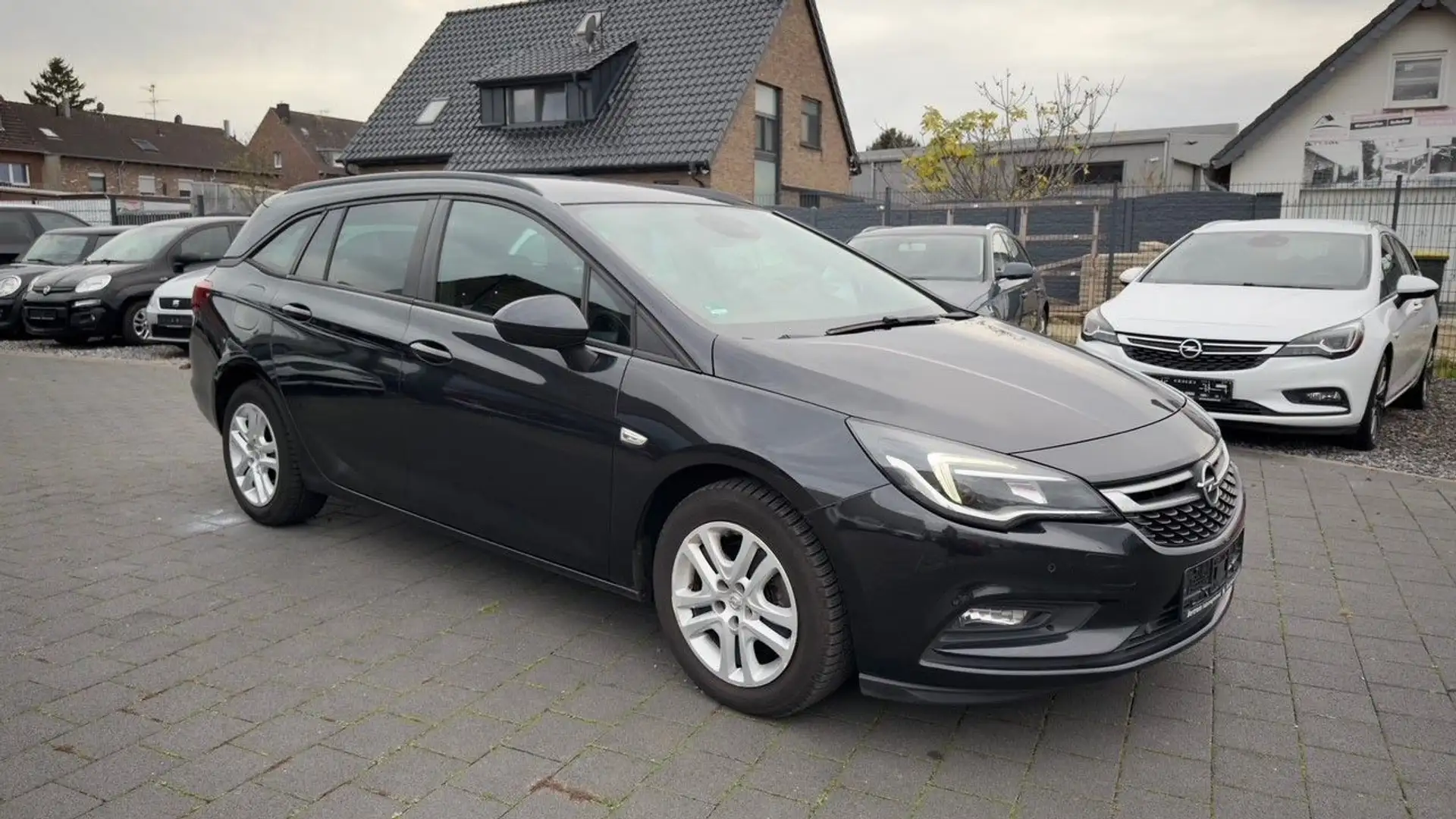 Opel Astra K Sports Tourer Edition Start/Stop Schwarz - 1