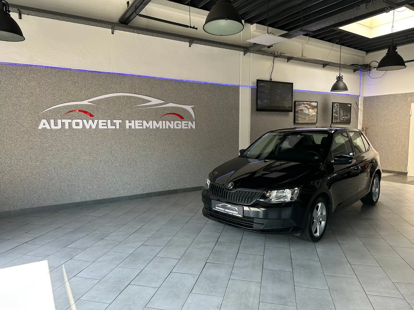 Skoda Fabia 1.0 Cool Edition*12M.Garantie*Finanzierung* Noir - 1