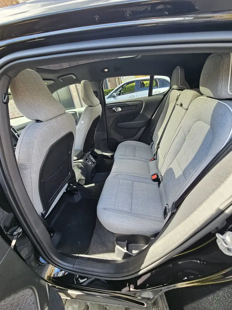 Volvo C40 C40 Recharge 82 kWh Single M. Ext RWD Ultimate Fekete - 2