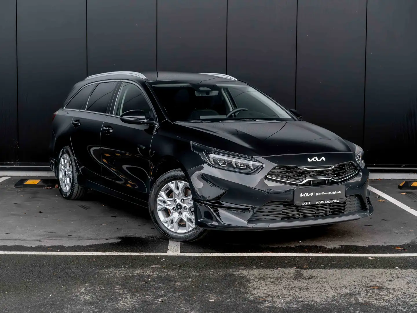 Kia Ceed SW / cee'd SW 1.5 T-GDI AUTOMAAT | LED | NAVI | ZETELVERWARMING Negro - 1