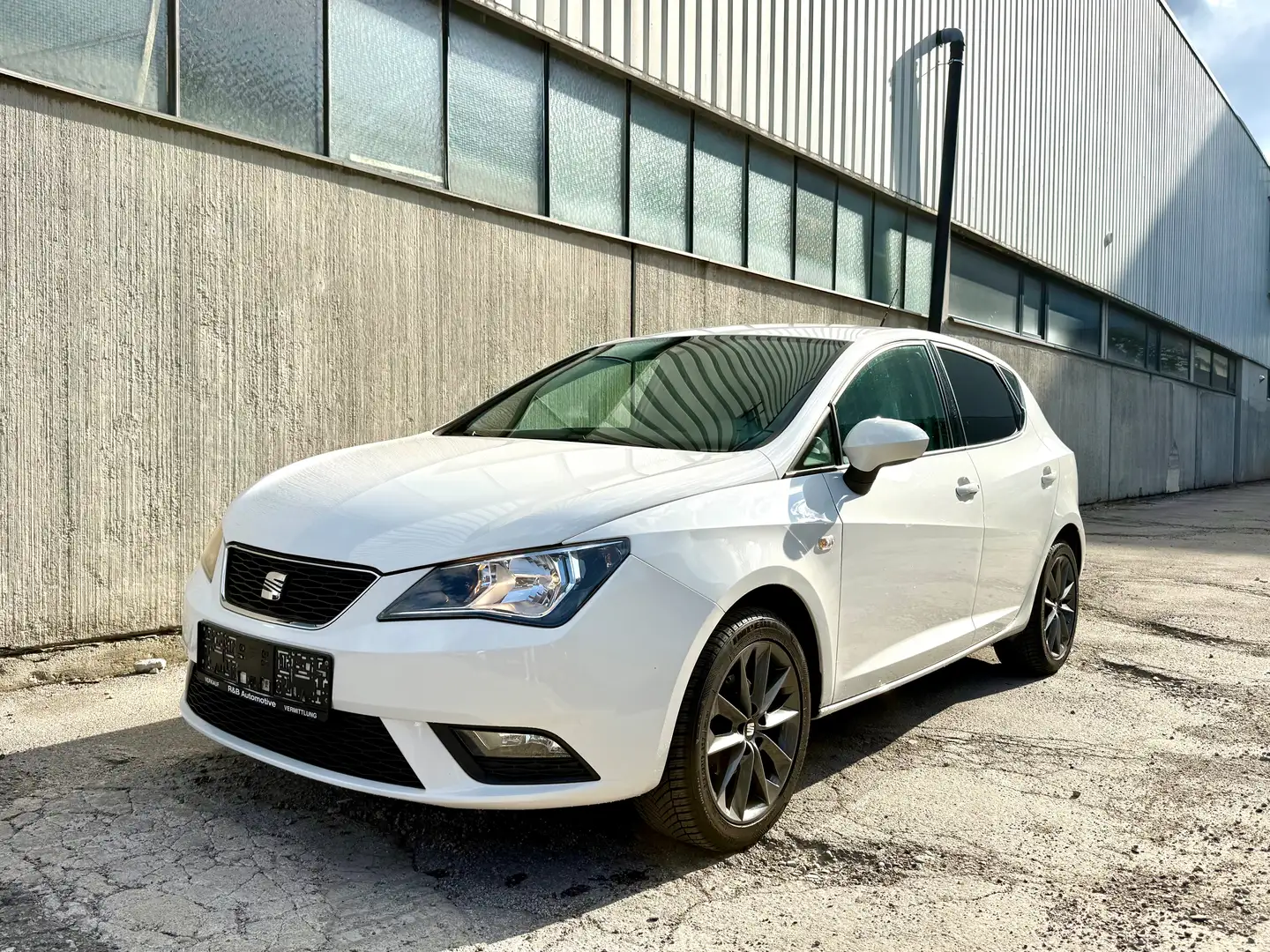 SEAT Ibiza Chili&Style 1,2 TDI CR DPF *WENIG KM*PICKERL NEU* Weiß - 1