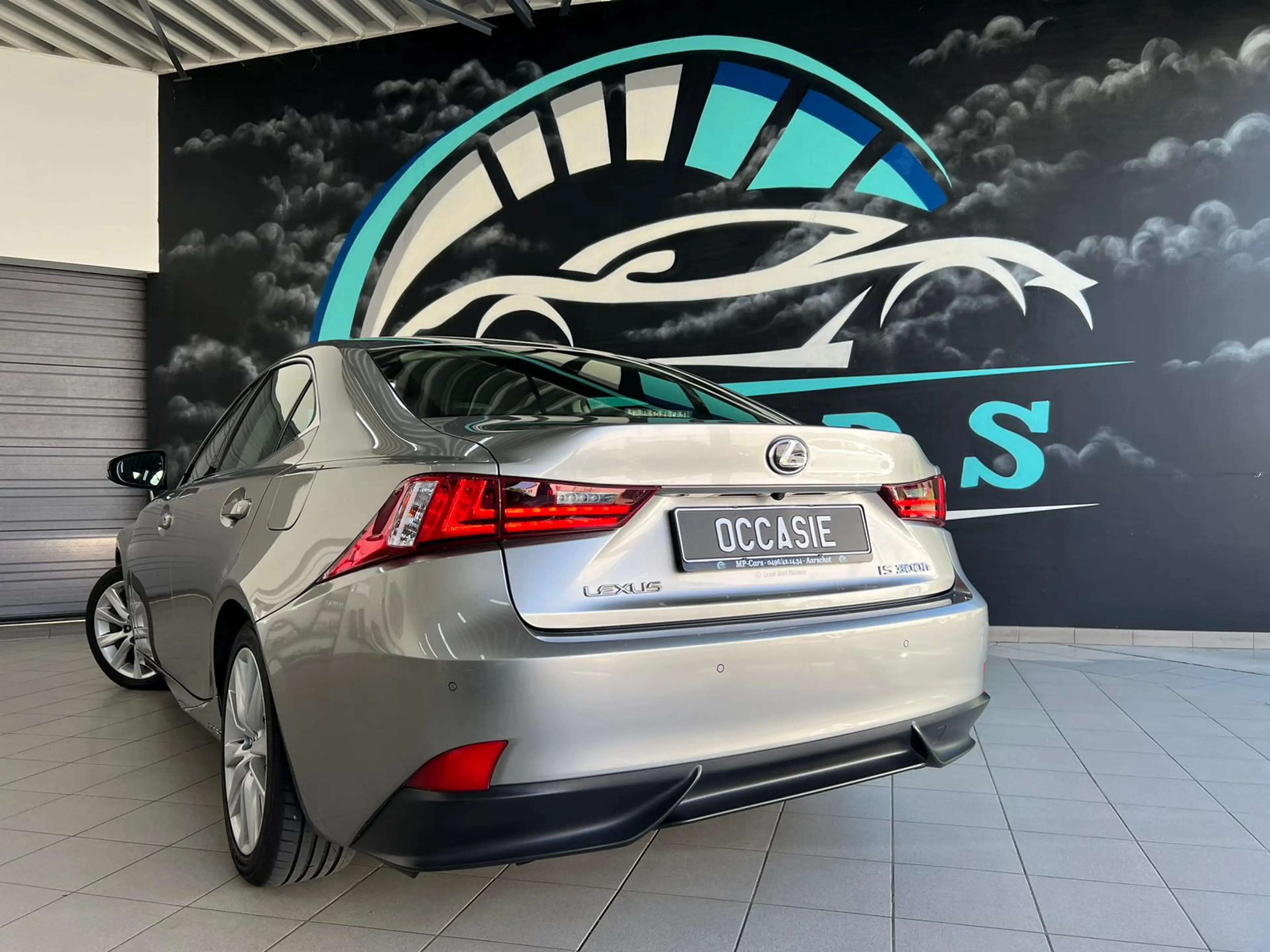 Lexus IS 300 IS 300h 2.5i Business E-CVT — photo 10