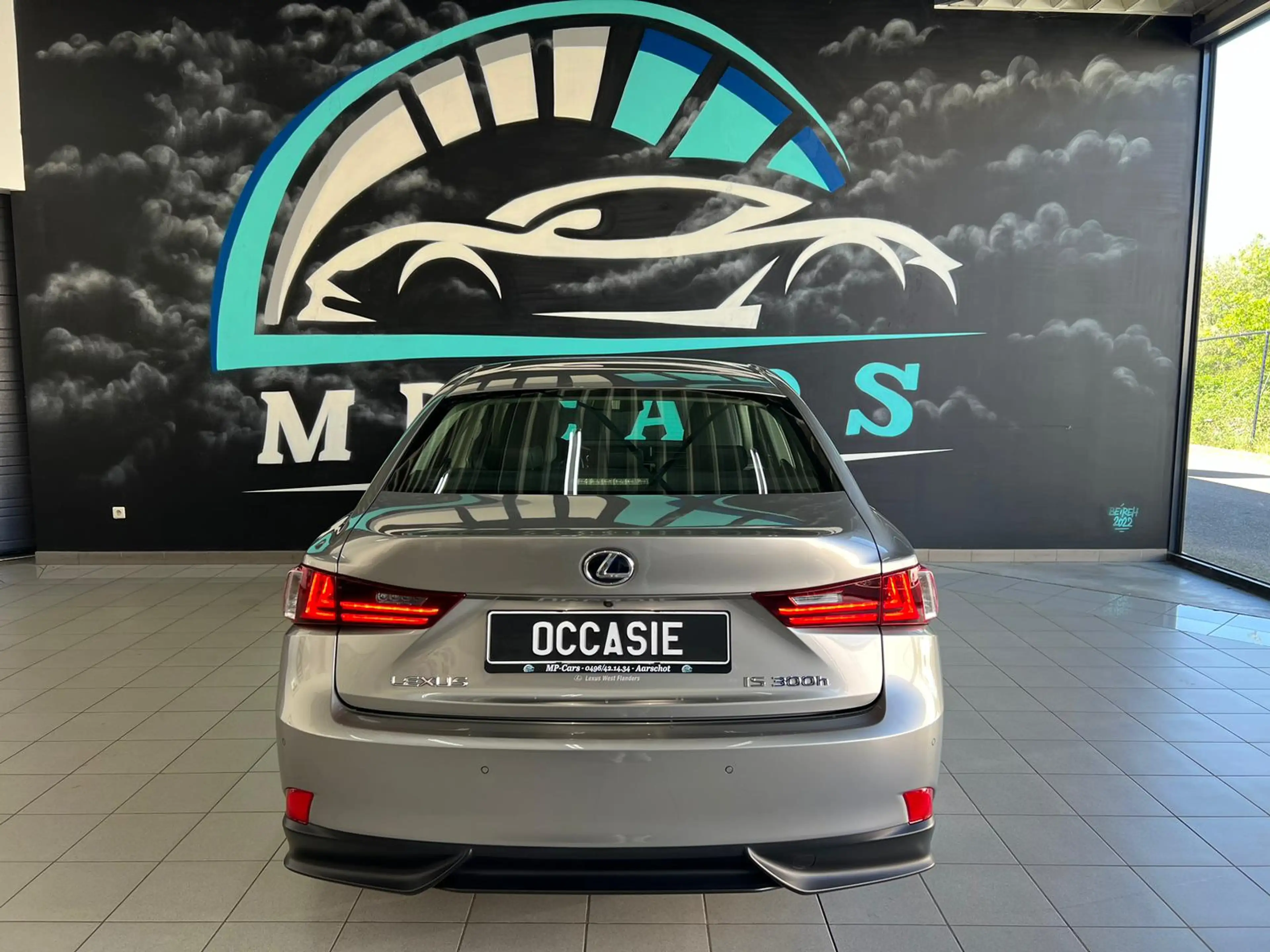 Lexus IS 300 IS 300h 2.5i Business E-CVT — photo 11