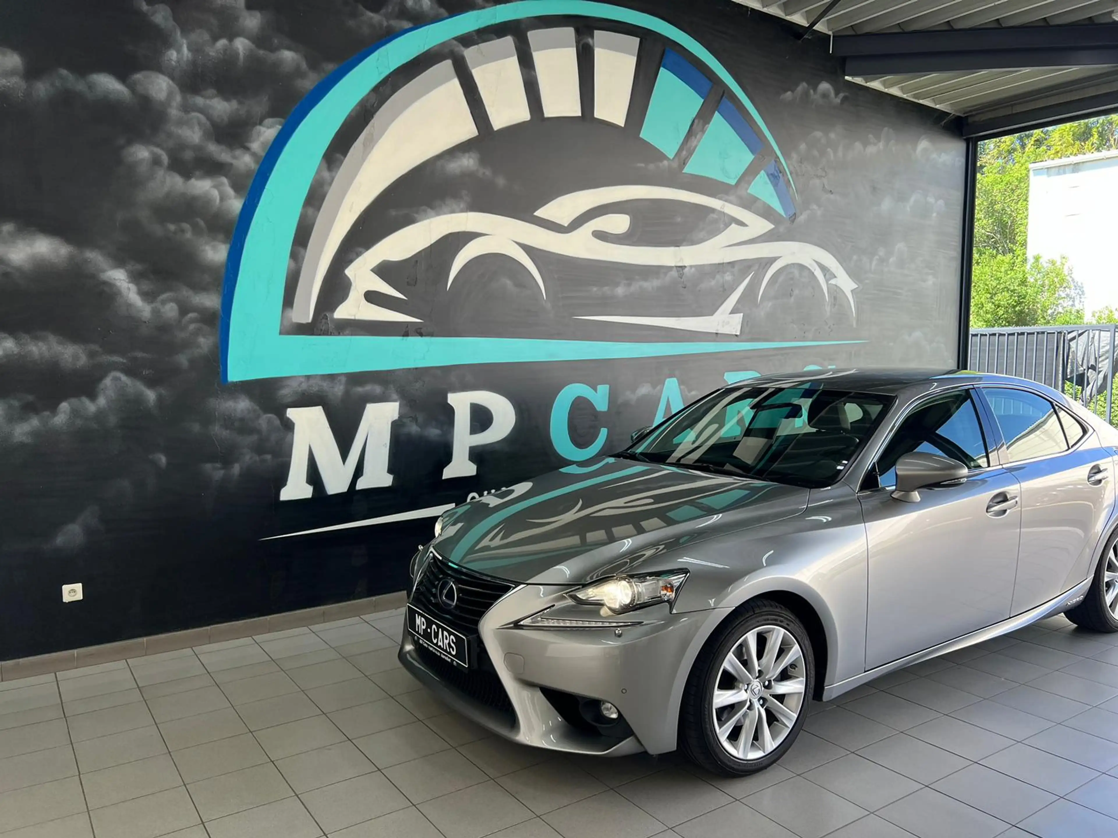 Lexus IS 300 IS 300h 2.5i Business E-CVT