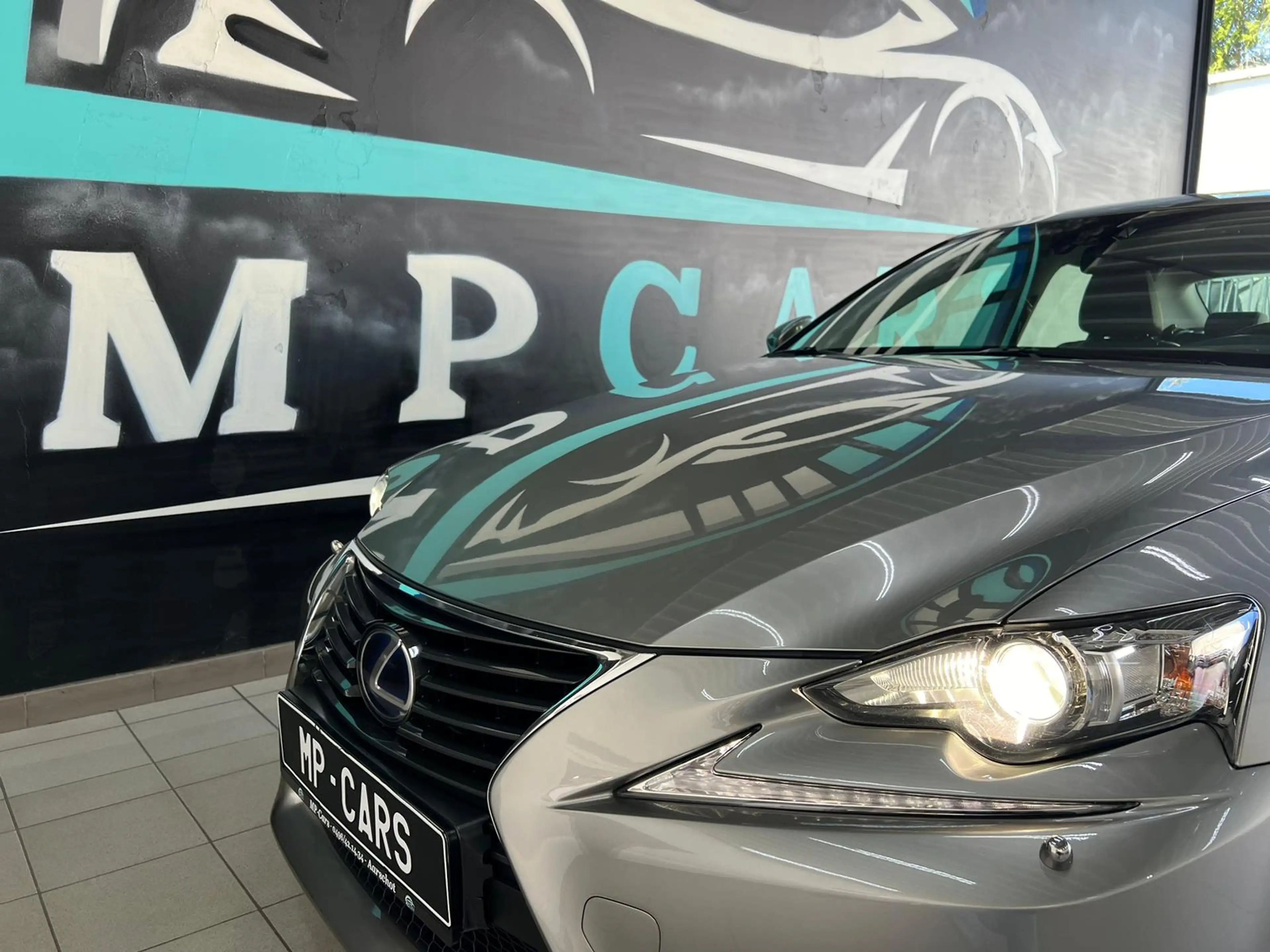 Lexus IS 300 IS 300h 2.5i Business E-CVT — photo 14