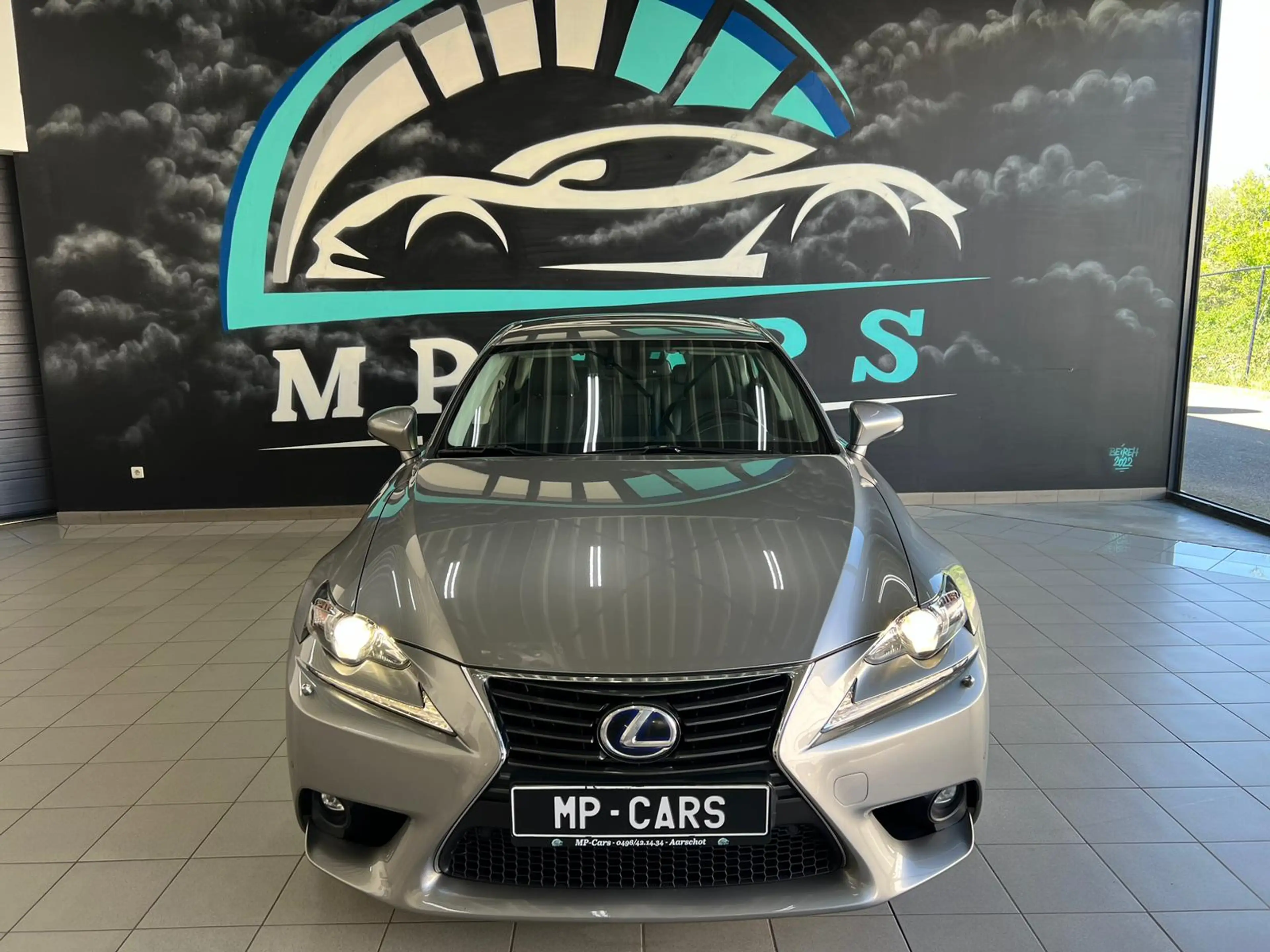 Lexus IS 300 IS 300h 2.5i Business E-CVT — photo 3