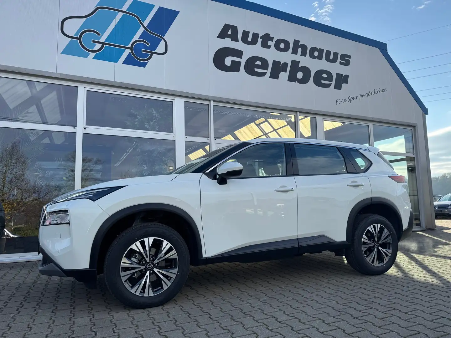 Nissan X-Trail 1.5 VC-T Mild-Hybrid Xtronic Acenta Bílá - 1