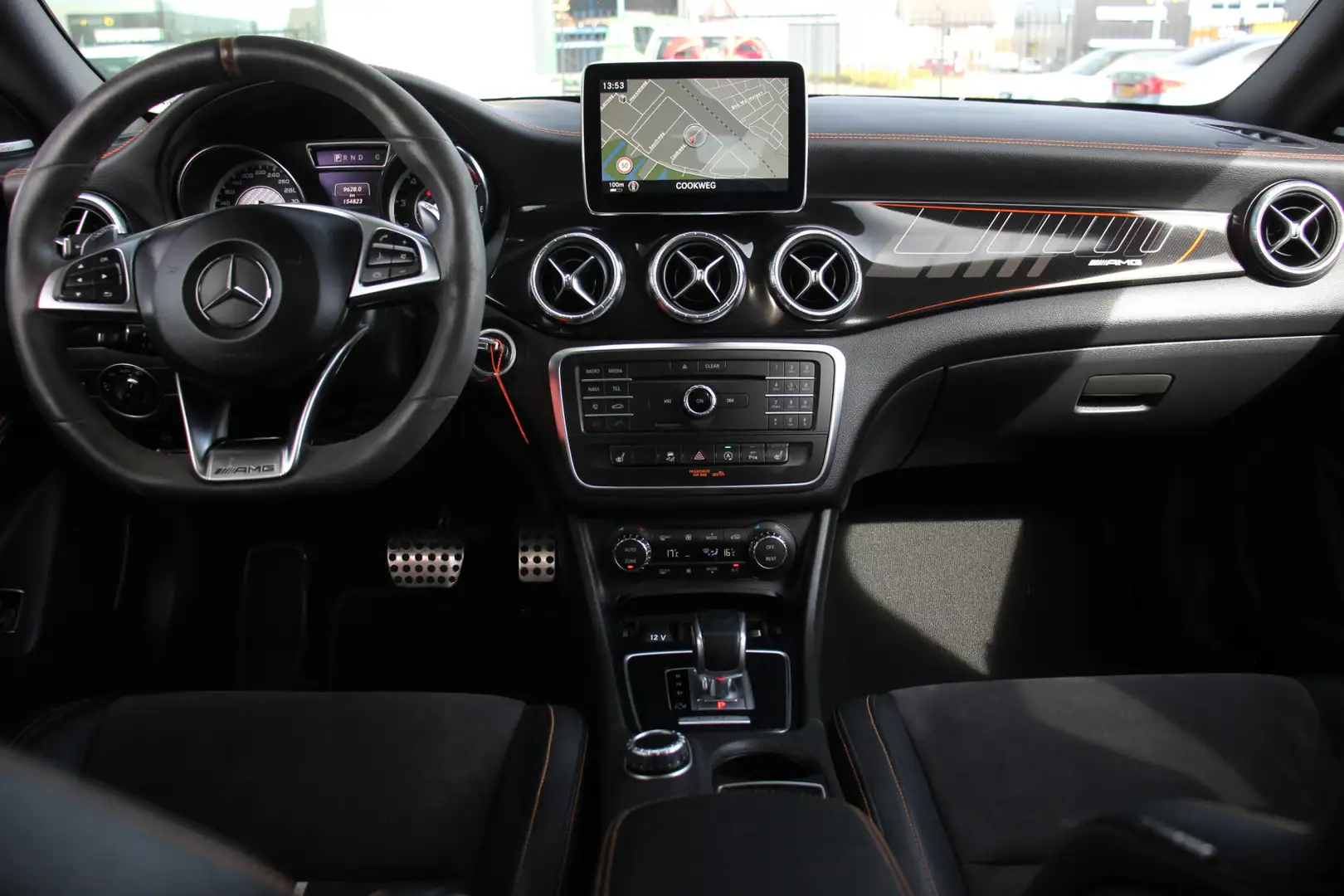 Mercedes-Benz CLA 45 AMG Shooting Brake 4MATIC OrangeArt Edition | H/K | Pa Grijs - 2