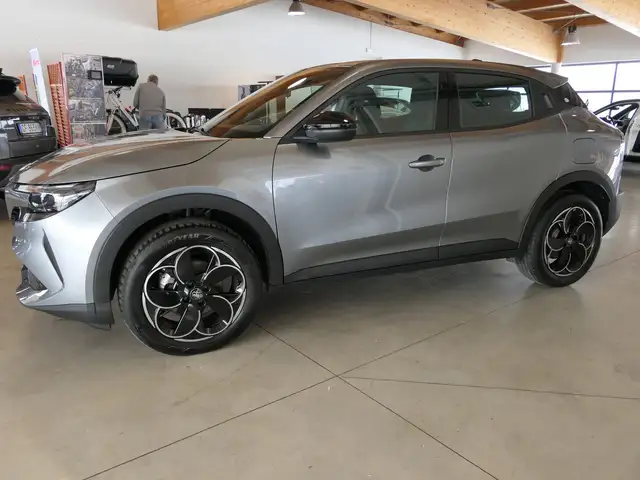 Alfa Romeo Junior BEV 156CV/115kW elettrica