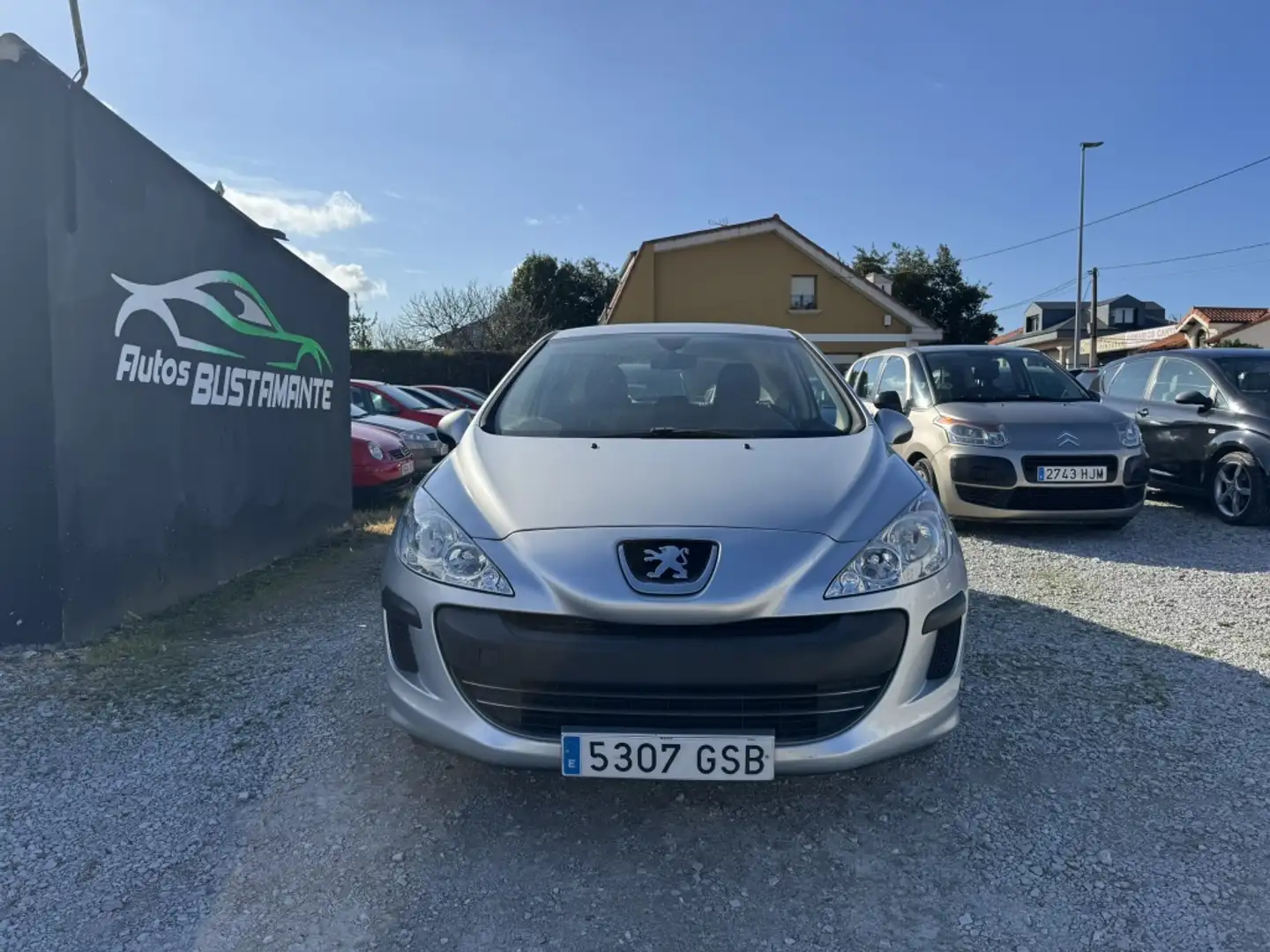 Peugeot 308 1.6HDI FAP Confort 5 vel. Gris - 2