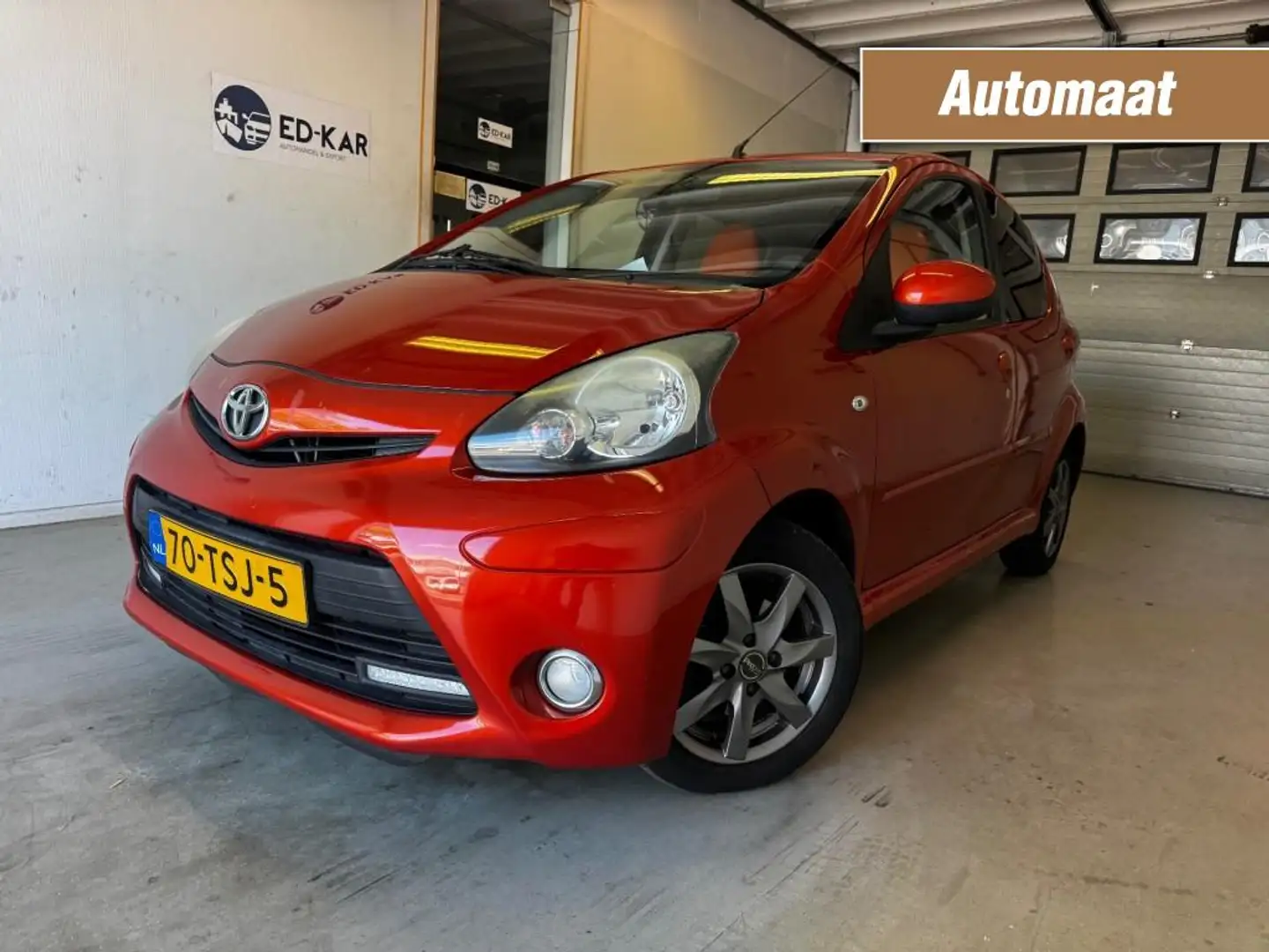 Toyota Aygo 1.0 VVT-i Dynamic Orange AIRCO 5DRS NAP APK 5-2026 Naranja - 1