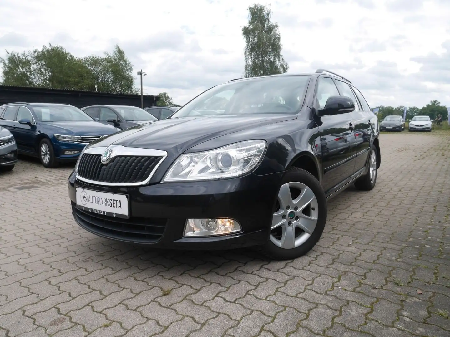 Skoda Octavia 1.2 TSI Ambition Combi KLIMA*STZHZG*AHK Noir - 1