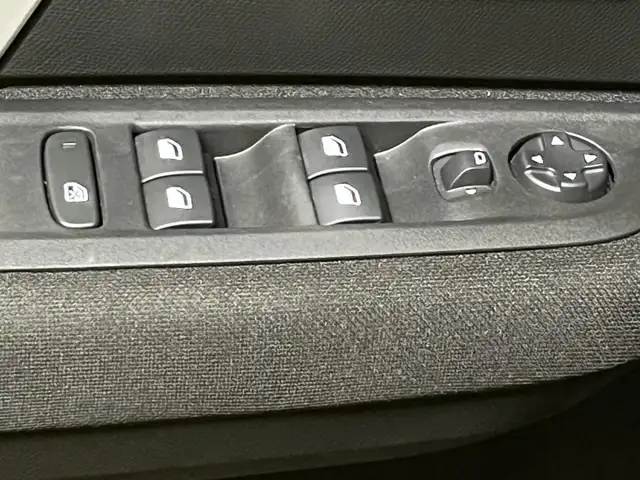 Citroen C4 view 15