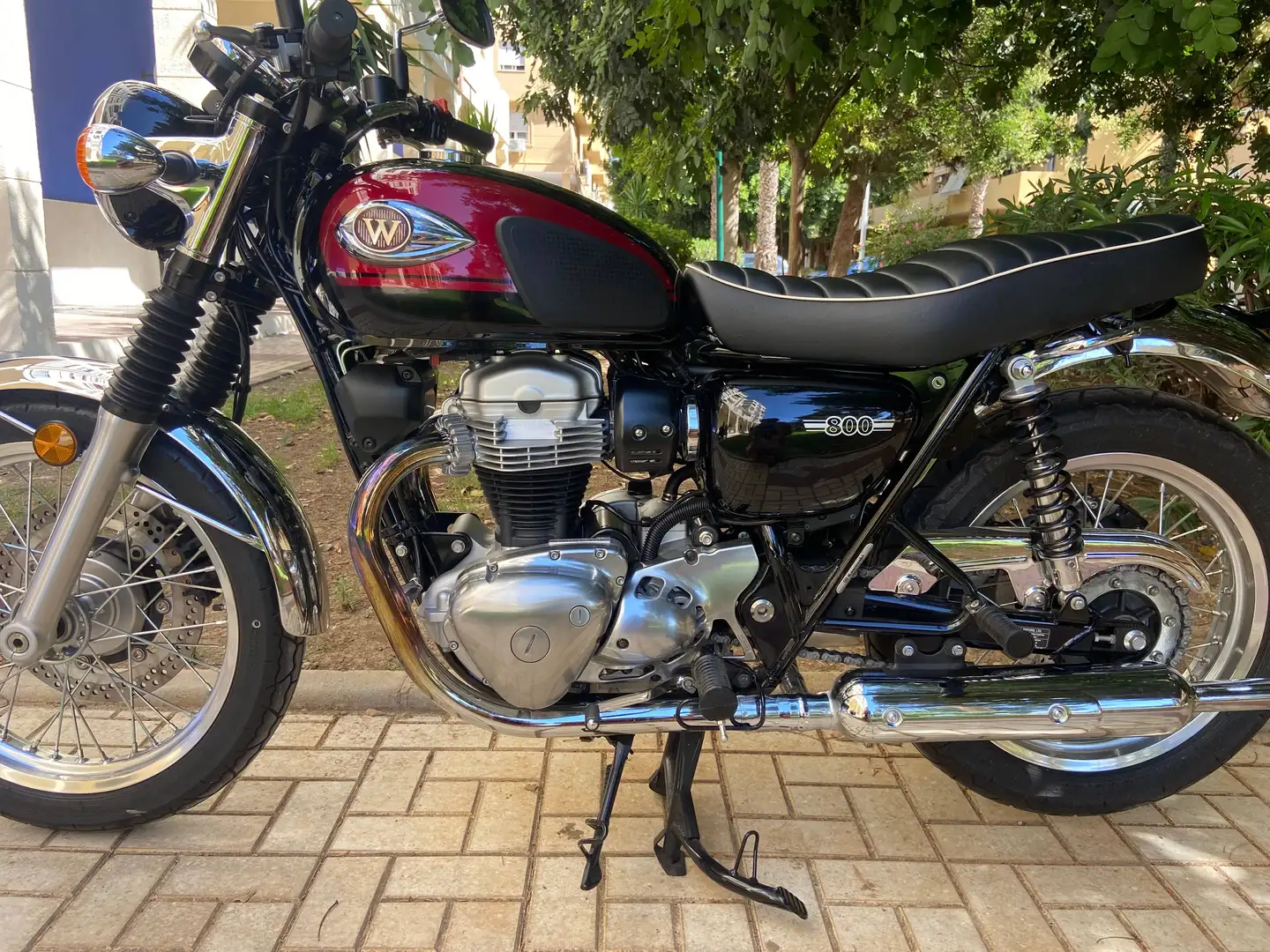 Kawasaki W 800 NAKED Rojo - 1