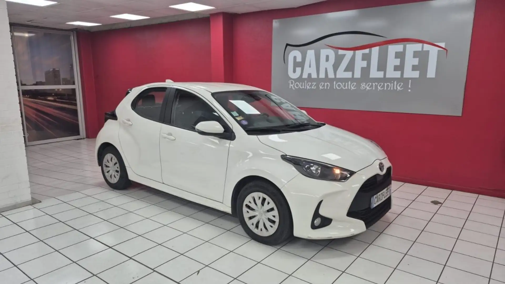 Toyota Yaris BERLINE 116cv DYNAMIC BUSINESS/1 ERE MAIN/TVA RECUP Blanco - 1