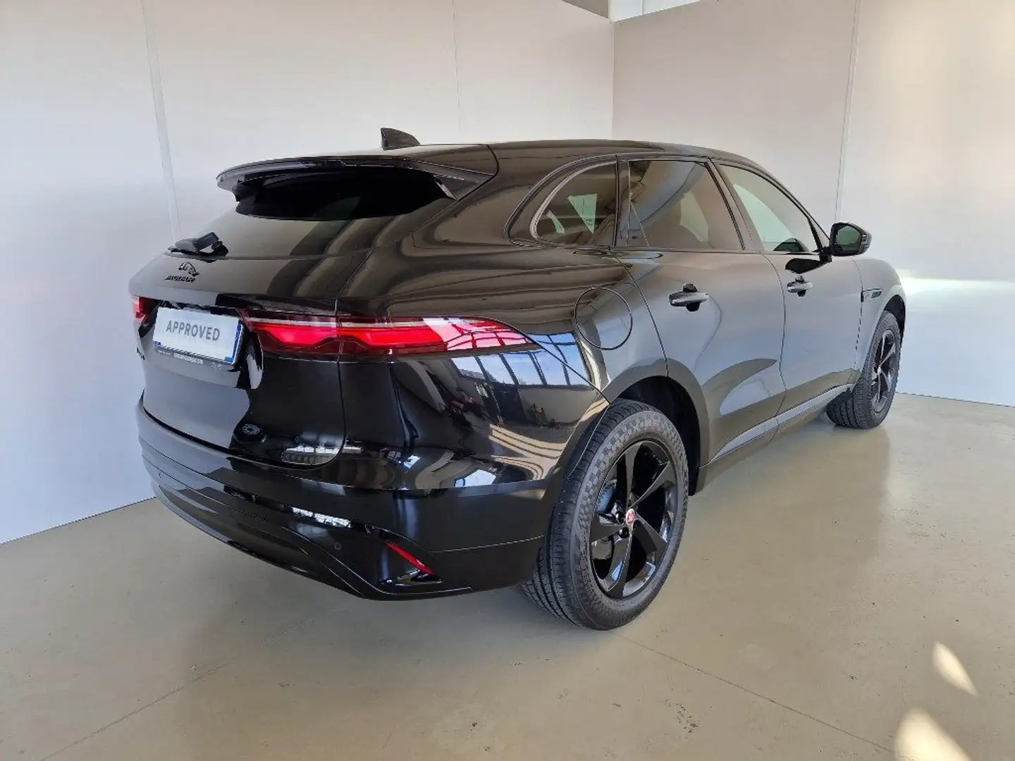 Jaguar F-Pace 2.0 D 204 CV AWD aut. R-Dynamic S *IVA ESPOSTA* Nero - 2