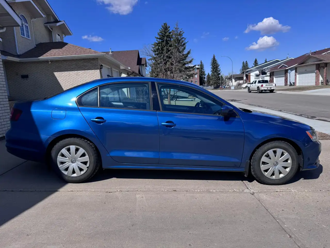 Volkswagen Jetta снимка Volkswagen Jetta