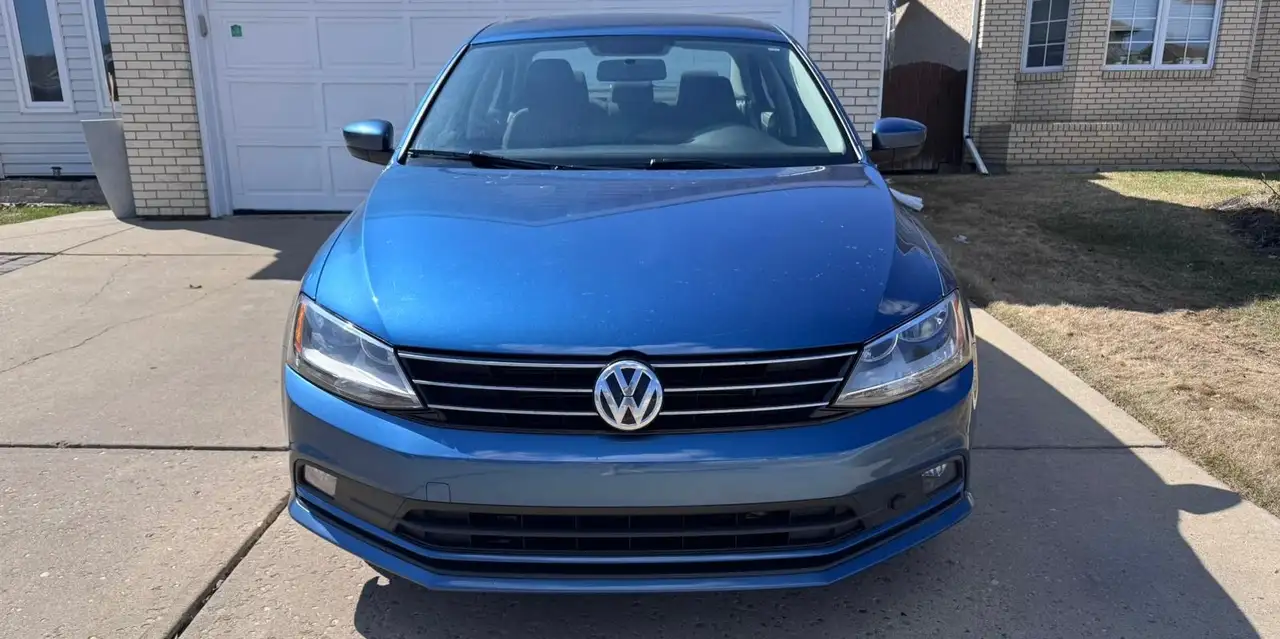 Volkswagen Jetta снимка Volkswagen Jetta