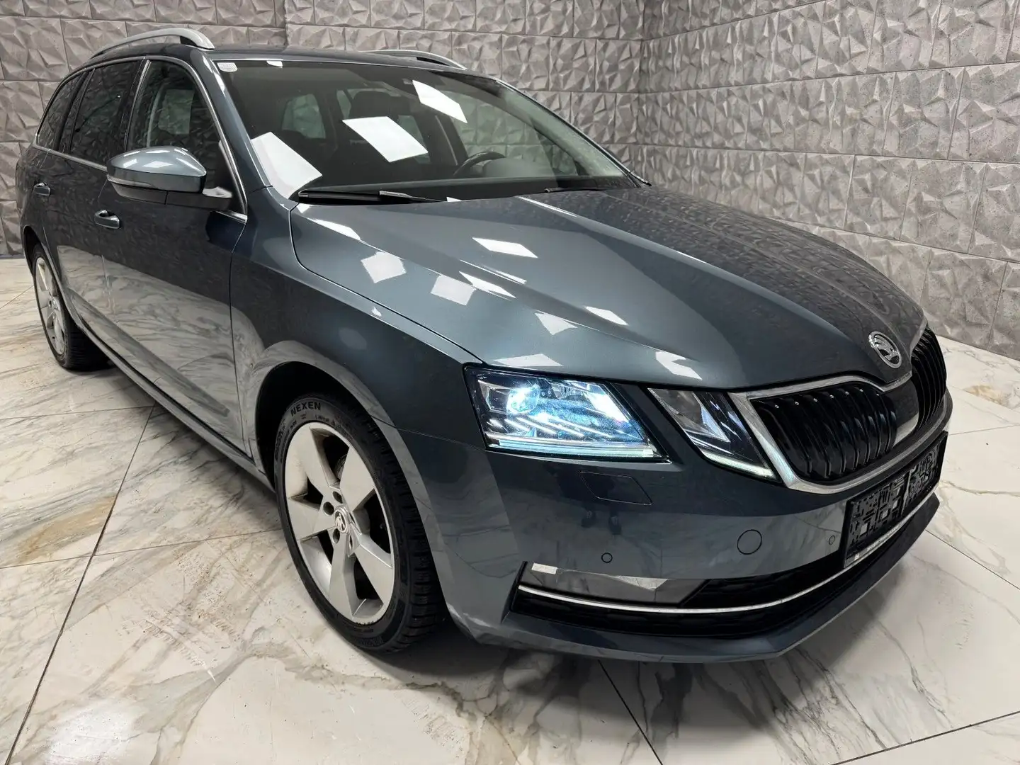 Skoda Octavia Combi Style*Voll Fahrbereit*110KW-Aut- Grau - 1
