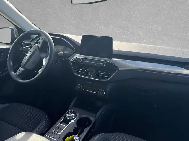 Ford Kuga view 4