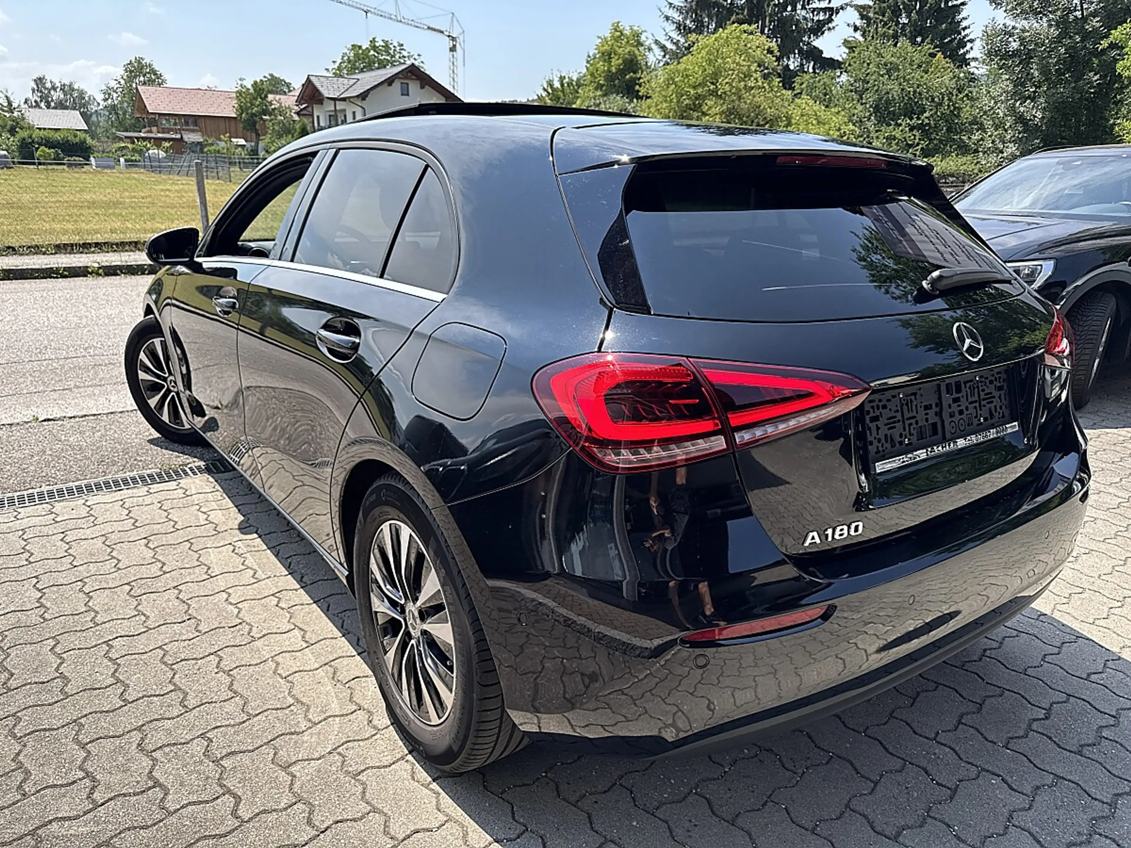 Mercedes-Benz A 180 Aut. Progressive Line Aut.*LED*RFK*Panodach*Leder* — photo 9