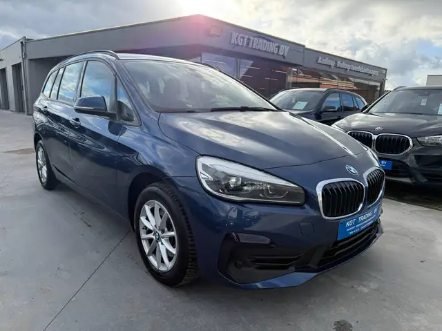 BMW 2 Series view 3