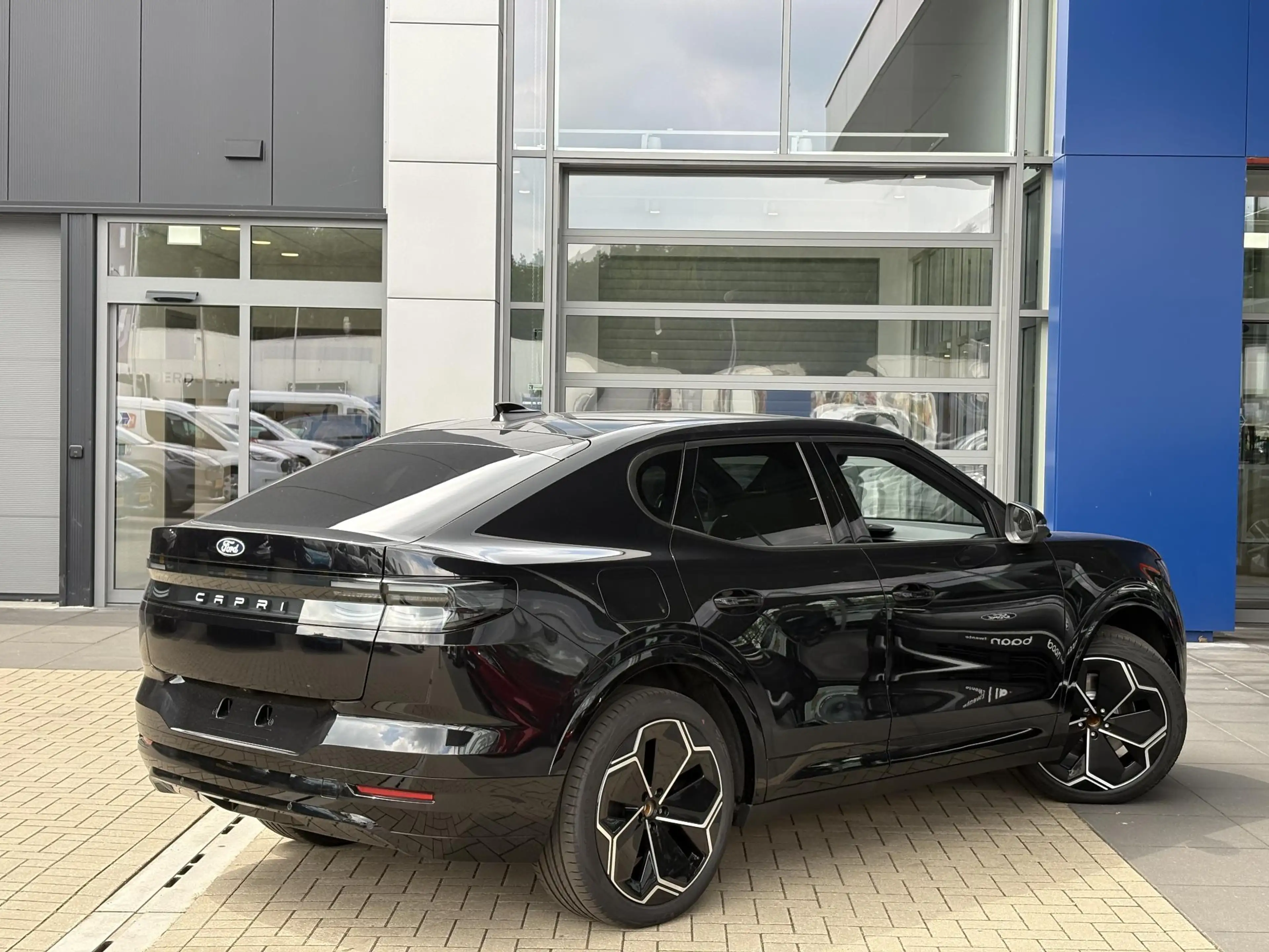 Ford Capri Premium Extended Range RWD 79 kWh | 21 inch | Pano — photo 4
